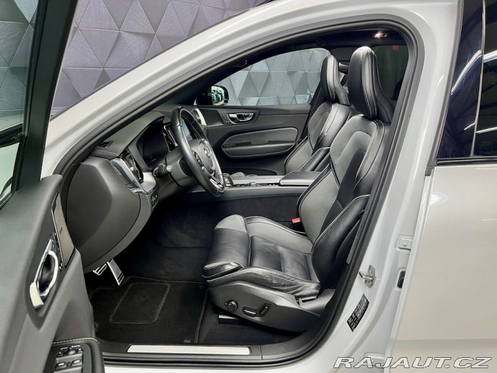 Volvo XC60 T8 AWD R-DESIGN, WEBASTO, 2020