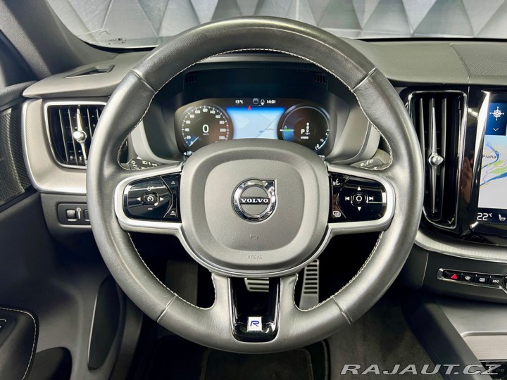 Volvo XC60 T8 AWD R-DESIGN, WEBASTO, 2020