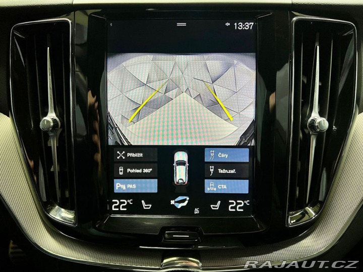 Volvo XC60 T8 AWD R-DESIGN, WEBASTO, 2020