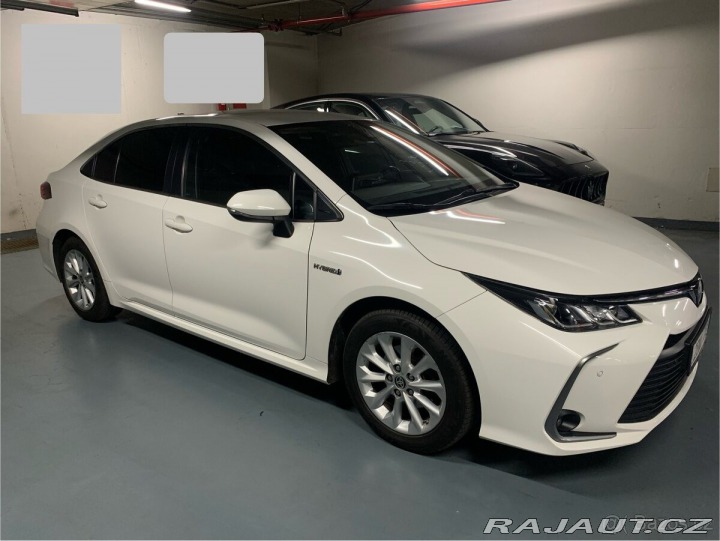 Toyota Corolla 1,8   Hybrid 1.majitel 2020