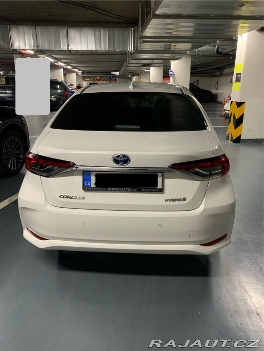Toyota Corolla 1,8   Hybrid 1.majitel 2020