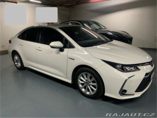 Toyota Corolla 1,8   Hybrid 1.majitel 2020