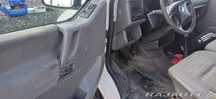 Volkswagen Caravelle 2,5   T4 tdi 75kw long 1800