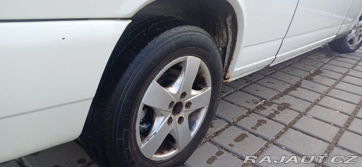 Volkswagen Caravelle 2,5   T4 tdi 75kw long 1800