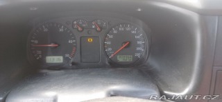 Volkswagen Caravelle 2,5   T4 tdi 75kw long 1800