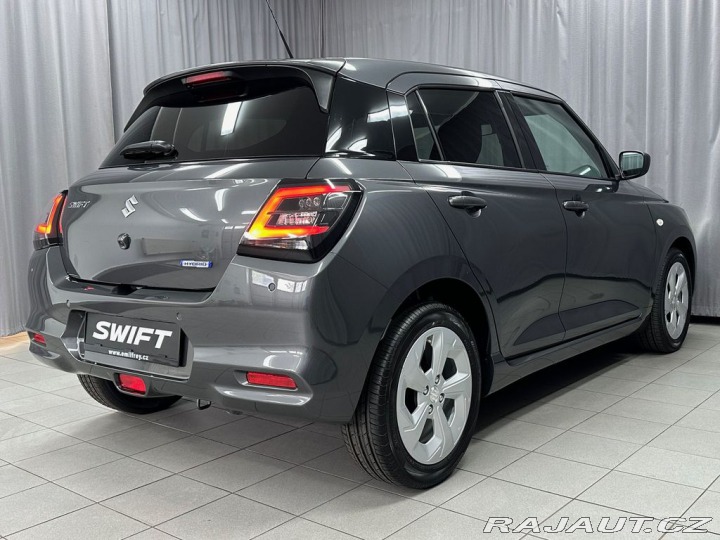 Suzuki Swift Premium AT - k odběru IHN 2026