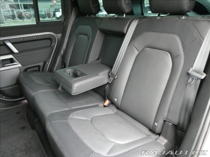 Land Rover Defender 3,0 D250 X-Dyn SE,1.maj,Č 2023