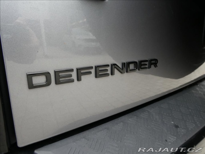 Land Rover Defender 3,0 D250 X-Dyn SE,1.maj,Č 2023