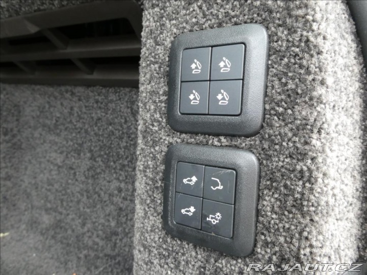 Land Rover Range Rover 4,4 SDV8 VOGUE 1Maj, ČR, 2019