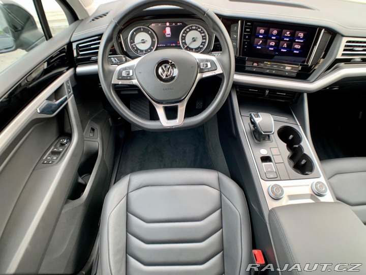 Volkswagen Touareg 3.0 TDI kůže VZDUCH Tažné 2020