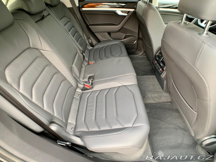 Volkswagen Touareg 3.0 TDI kůže VZDUCH Tažné 2020