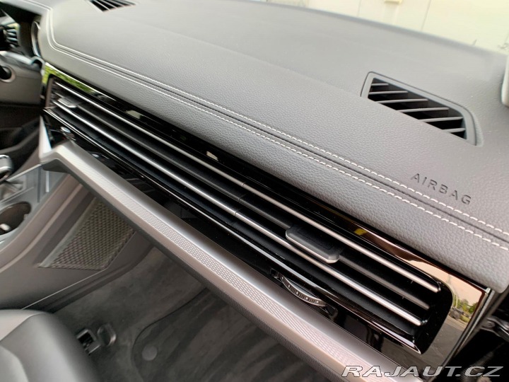 Volkswagen Touareg 3.0 TDI kůže VZDUCH Tažné 2020