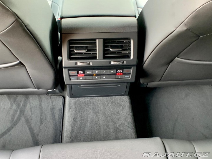 Volkswagen Touareg 3.0 TDI kůže VZDUCH Tažné 2020