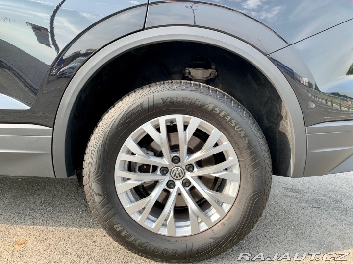 Volkswagen Touareg 3.0 TDI kůže VZDUCH Tažné 2020