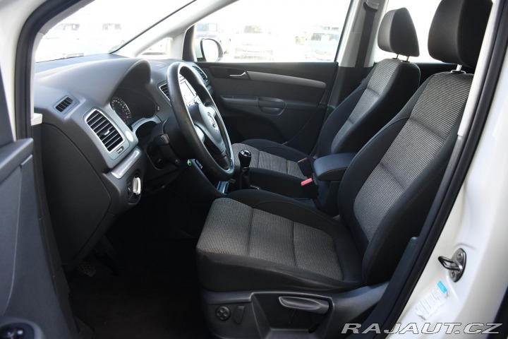 Volkswagen Sharan 2,0TDi 103kW NAVI 7MÍST 2012