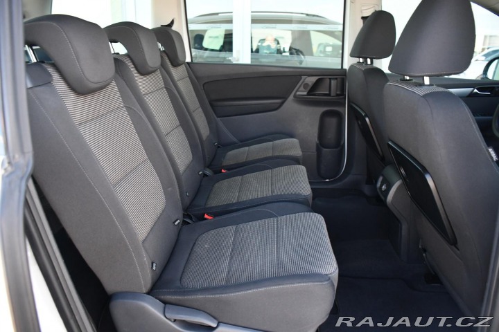 Volkswagen Sharan 2,0TDi 103kW NAVI 7MÍST 2012