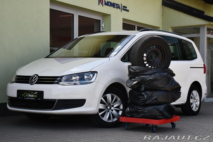 Volkswagen Sharan 2,0TDi 103kW NAVI 7MÍST 2012