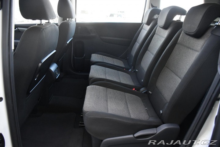 Volkswagen Sharan 2,0TDi 103kW NAVI 7MÍST 2012