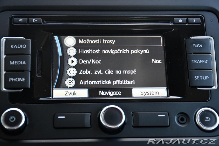 Volkswagen Sharan 2,0TDi 103kW NAVI 7MÍST 2012