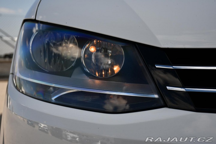 Volkswagen Sharan 2,0TDi 103kW NAVI 7MÍST 2012