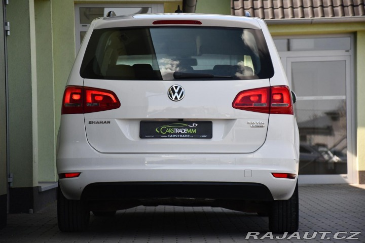 Volkswagen Sharan 2,0TDi 103kW NAVI 7MÍST 2012