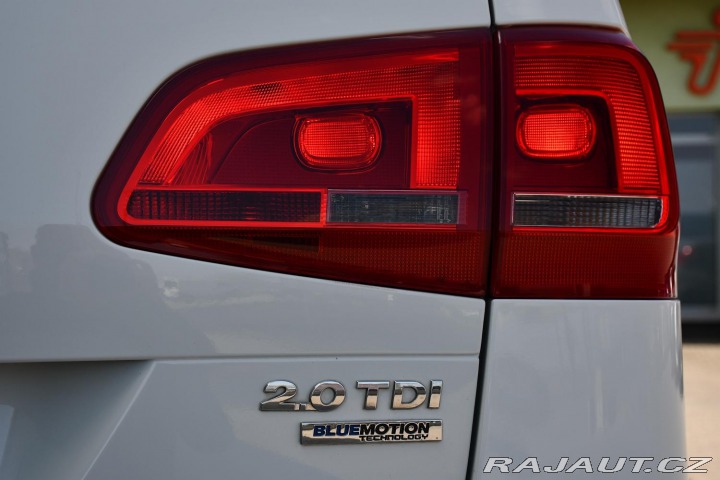 Volkswagen Sharan 2,0TDi 103kW NAVI 7MÍST 2012