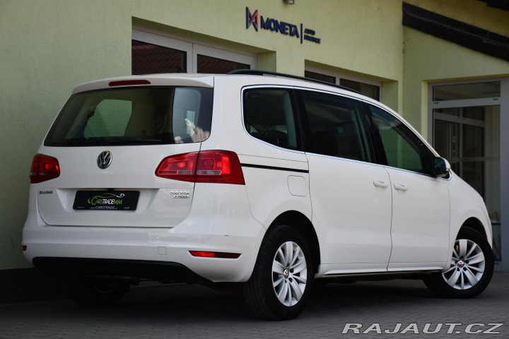 Volkswagen Sharan 2,0TDi 103kW NAVI 7MÍST 2012