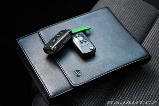 Volkswagen Sharan 2,0TDi 103kW NAVI 7MÍST 2012