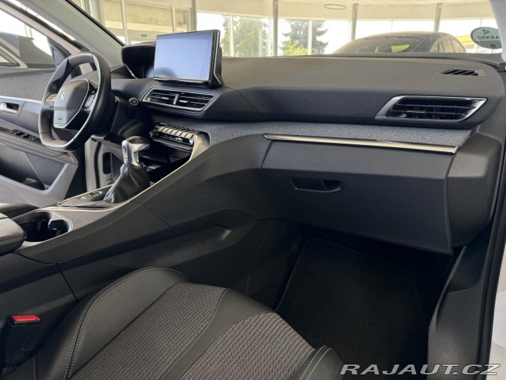 Peugeot 5008 1,2PT 130*ALLURE*7míst*Ta 2021