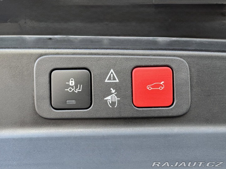 Peugeot 5008 1,2PT 130*ALLURE*7míst*Ta 2021