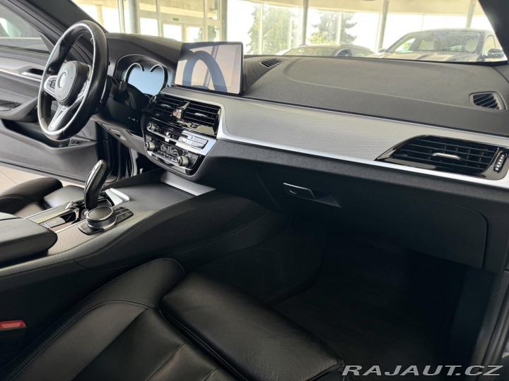 BMW 5 530i xDrive*M-SPORT*HeadU 2017