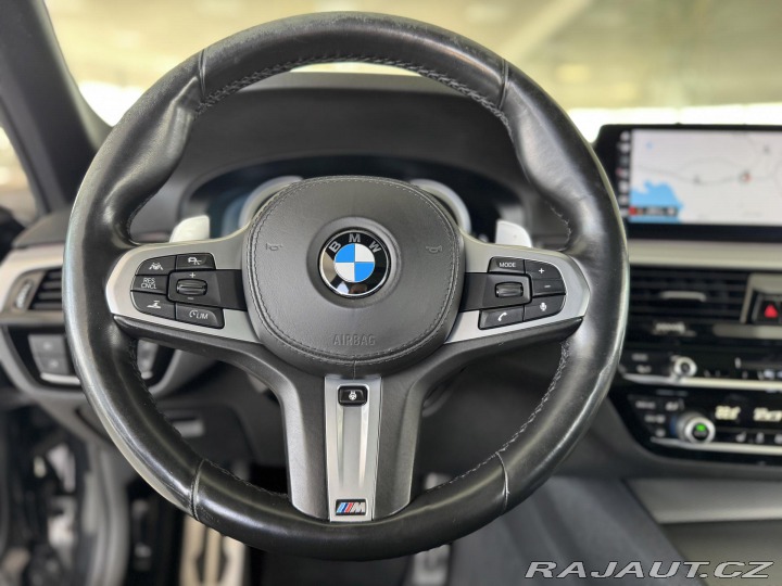 BMW 5 530i xDrive*M-SPORT*REZER 2017