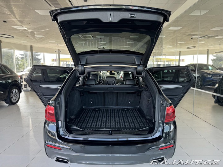 BMW 5 530i xDrive*M-SPORT*HeadU 2017