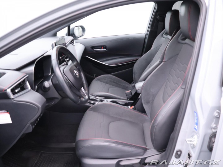 Toyota Corolla 1,8 HB Executive Aut. DPH 2023