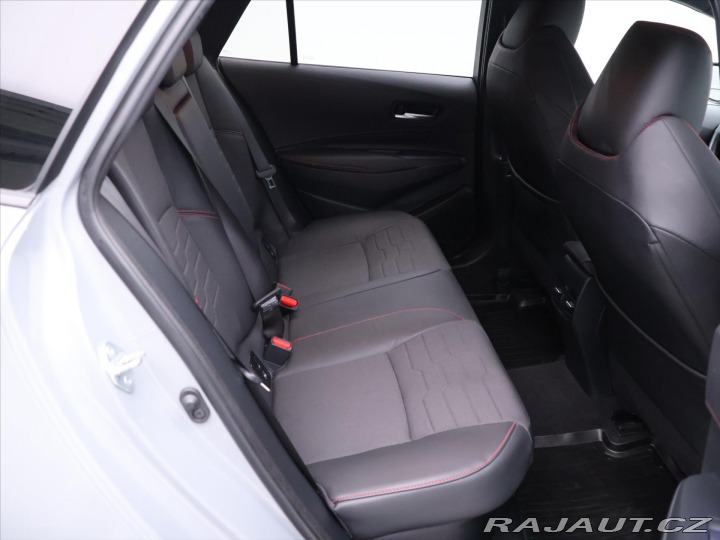 Toyota Corolla 1,8 HB Executive Aut. DPH 2023