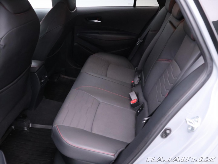 Toyota Corolla 1,8 HB Executive Aut. DPH 2023