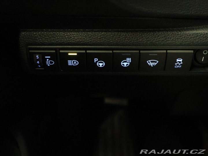 Toyota Corolla 1,8 HB Executive Aut. DPH 2023