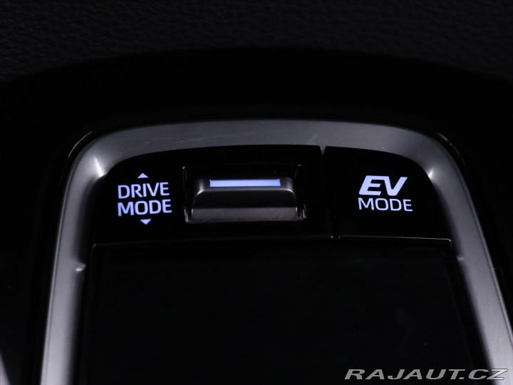 Toyota Corolla 1,8 e-CVT HYBRID GR SPORT 2021