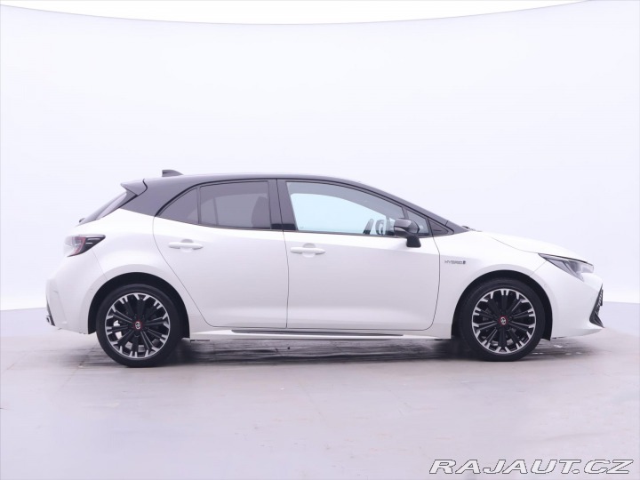 Toyota Corolla 1,8 e-CVT HYBRID GR SPORT 2021