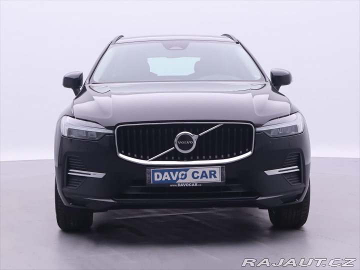 Volvo XC60 2,0 B4 145kW Aut. Momentu 2021