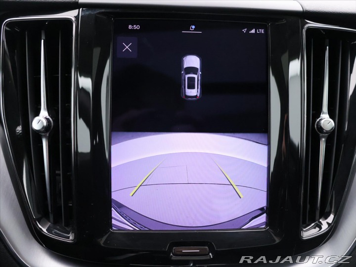 Volvo XC60 2,0 B4 145kW Aut. Momentu 2021