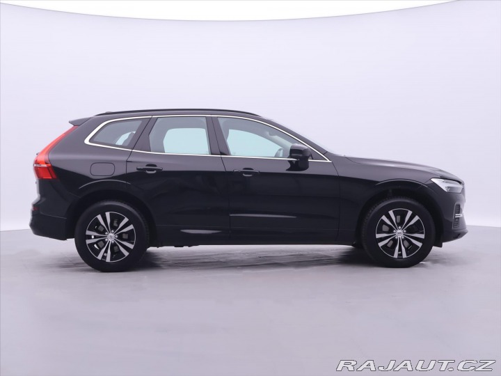 Volvo XC60 2,0 B4 145kW Aut. Momentu 2021