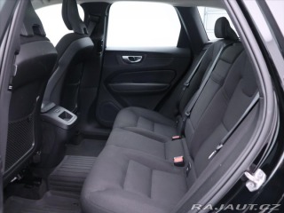 Volvo XC60 2,0 B4 145kW Aut. Momentu 2021