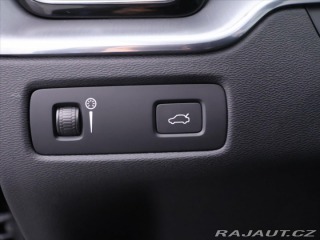 Volvo XC60 2,0 B4 145kW Aut. Momentu 2021