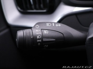 Volvo XC60 2,0 B4 145kW Aut. Momentu 2021