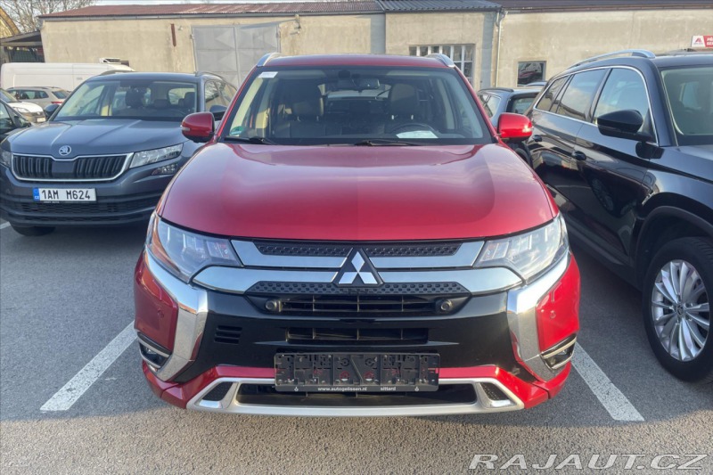 Mitsubishi Outlander 2,4 PHEV Intense+ 4WD VŮZ