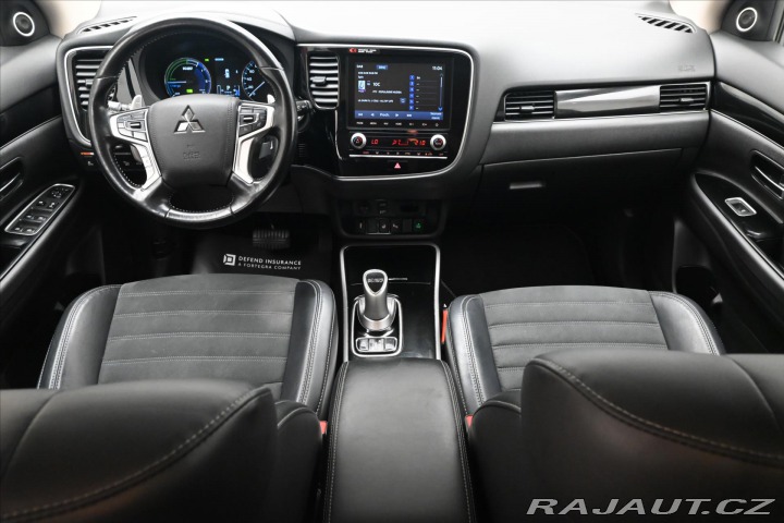 Mitsubishi Outlander 2,4 PHEV Intense+ 4WD Zár 2021