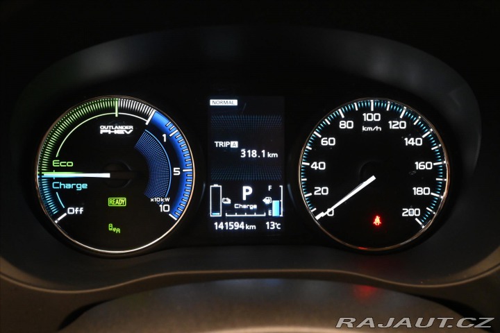 Mitsubishi Outlander 2,4 PHEV Intense+ 4WD Zár 2021