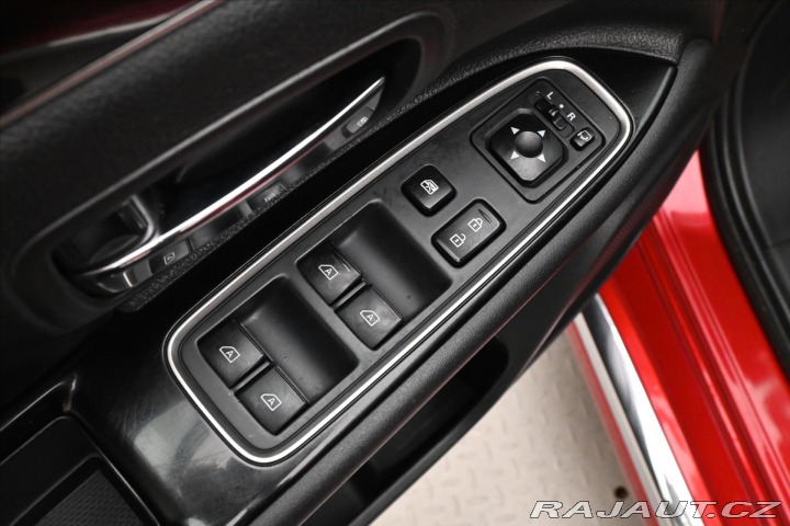 Mitsubishi Outlander 2,4 PHEV Intense+ 4WD Zár 2021