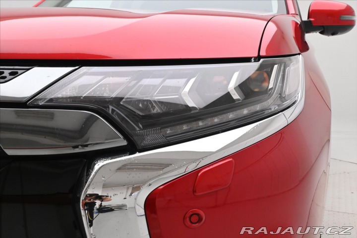 Mitsubishi Outlander 2,4 PHEV Intense+ 4WD Zár 2021